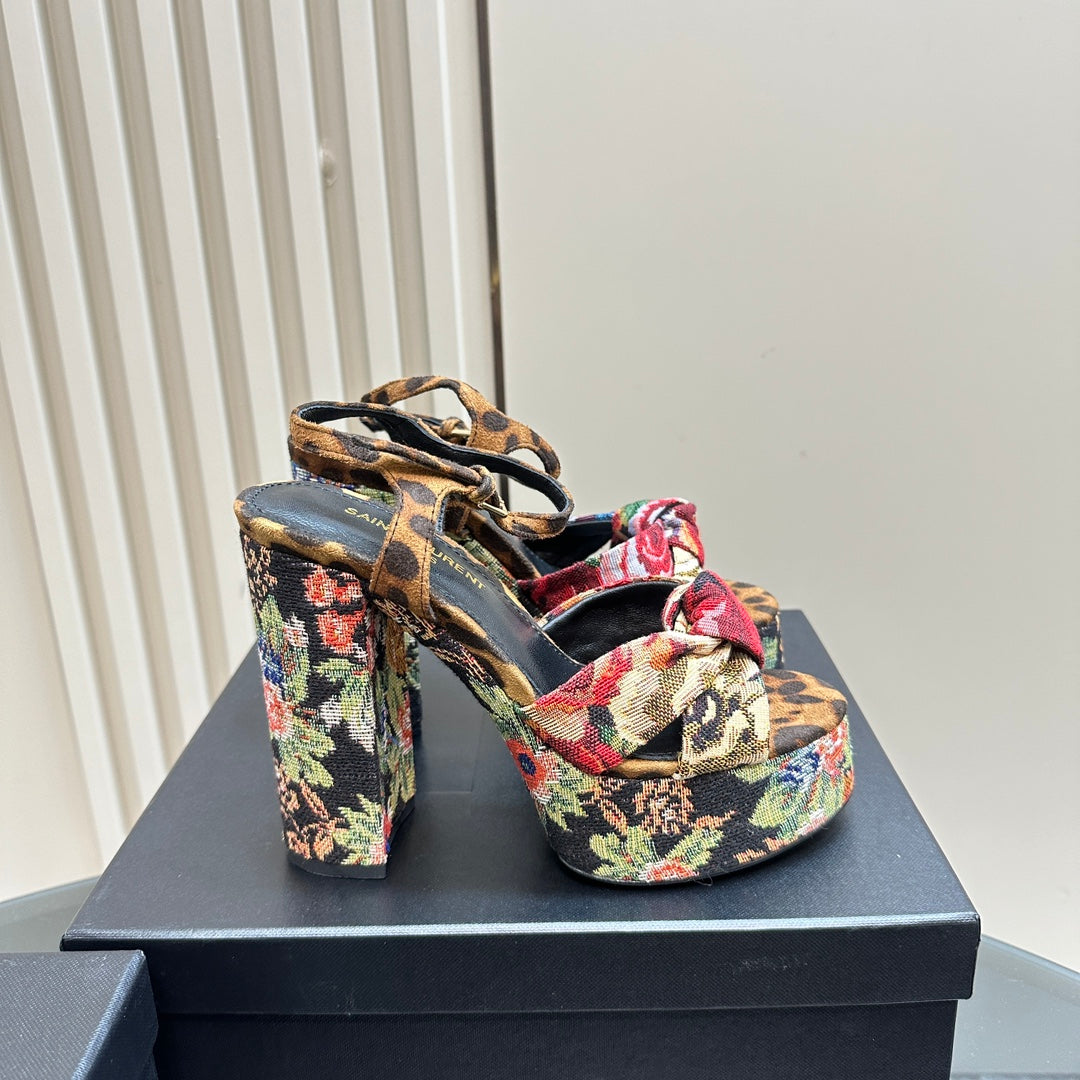 BIANCA PLATFORM SANDALS IN FLOWER PATTERN CANVAS