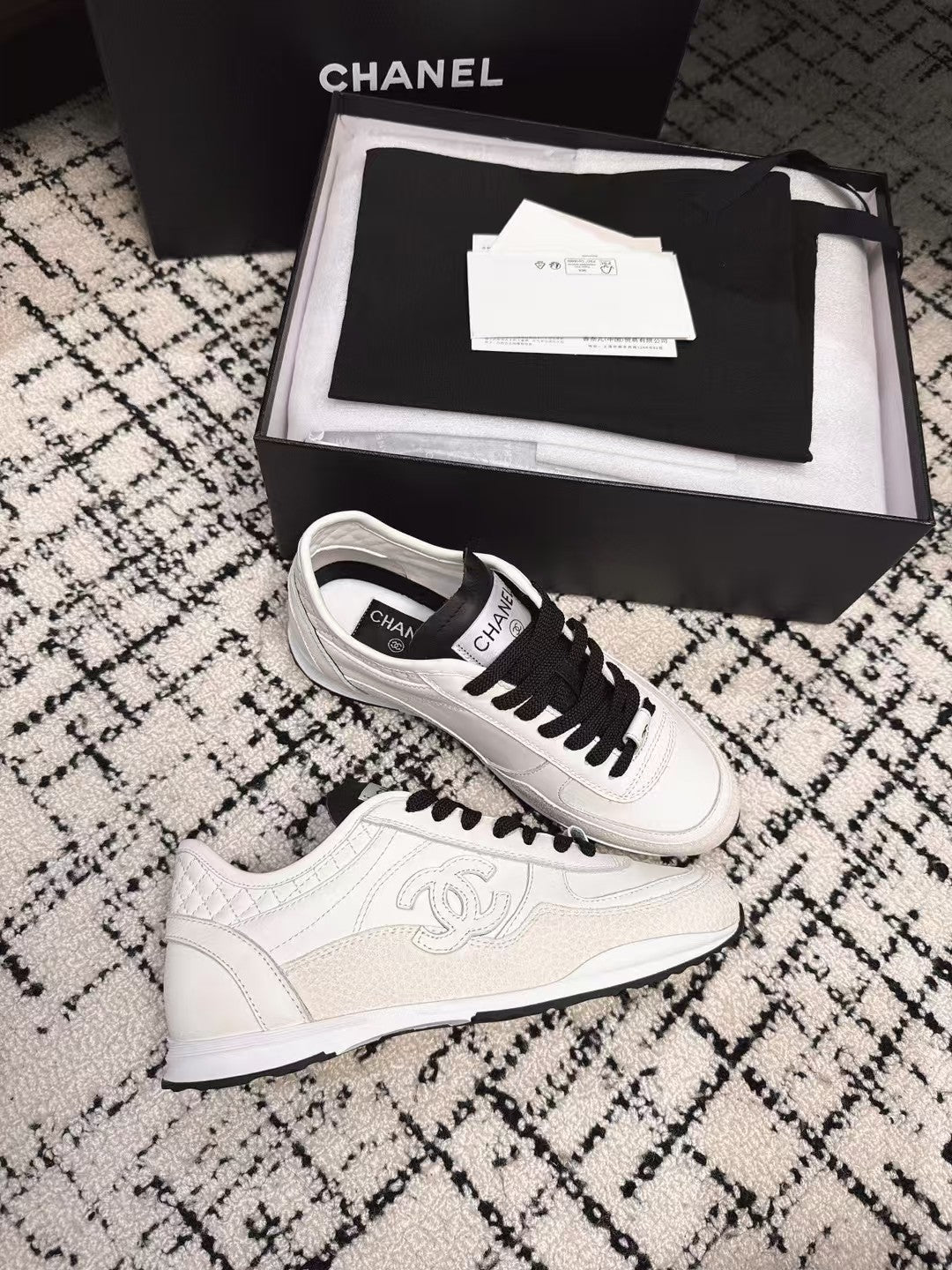 TRAINERS SNEAKER IN WHITE CALFSKIN AND SUEDE
