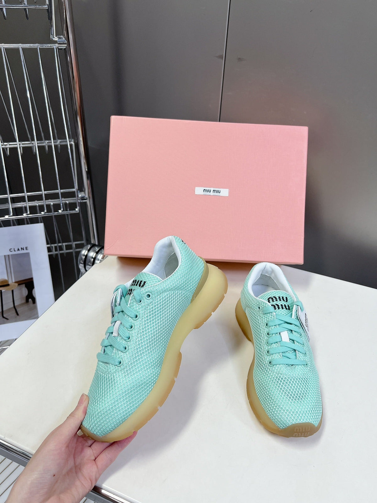 BASIC SNEAKERS IN TURQUOISE MESH