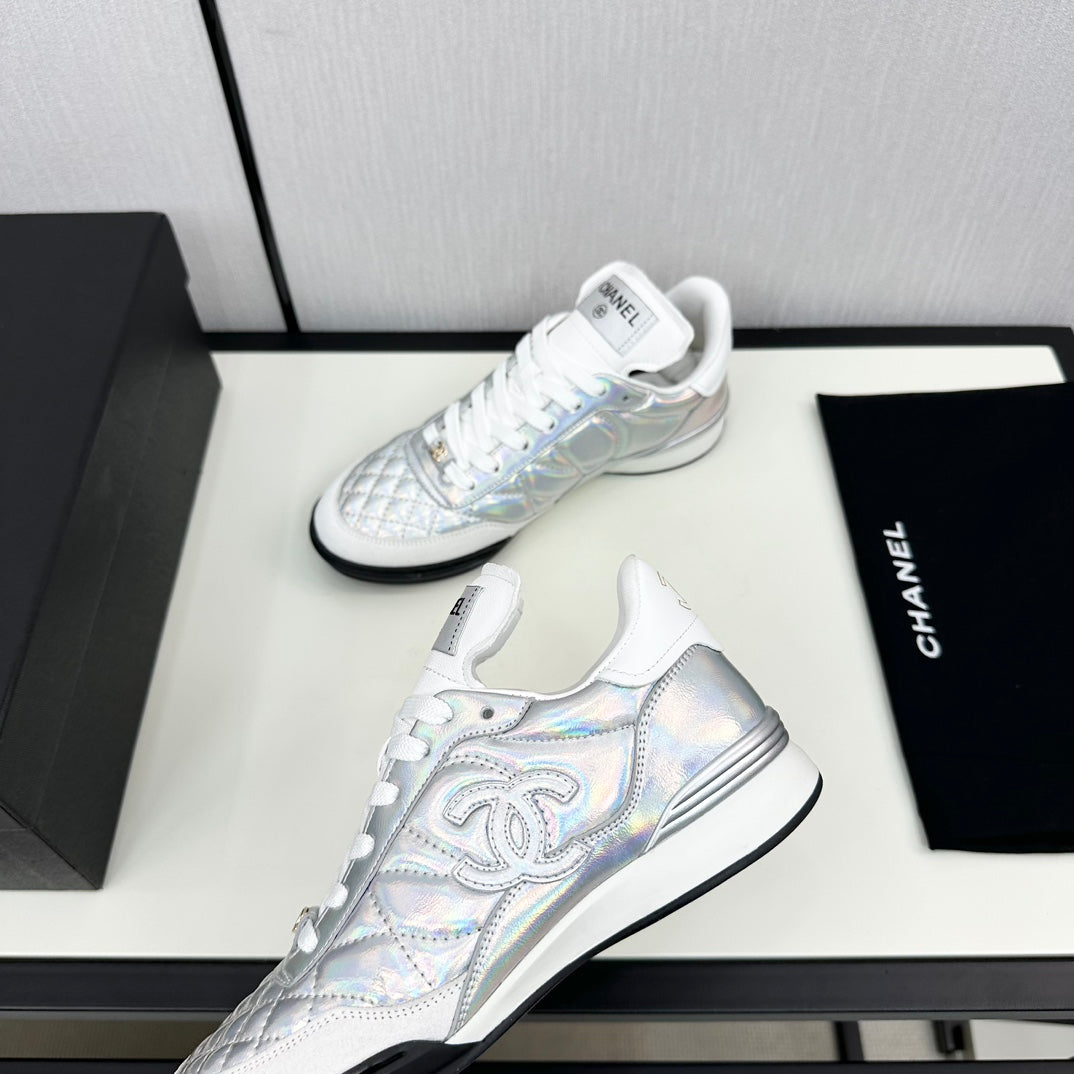 SPORTS SHOES IN GLOSSY SILVER CALFSKIN