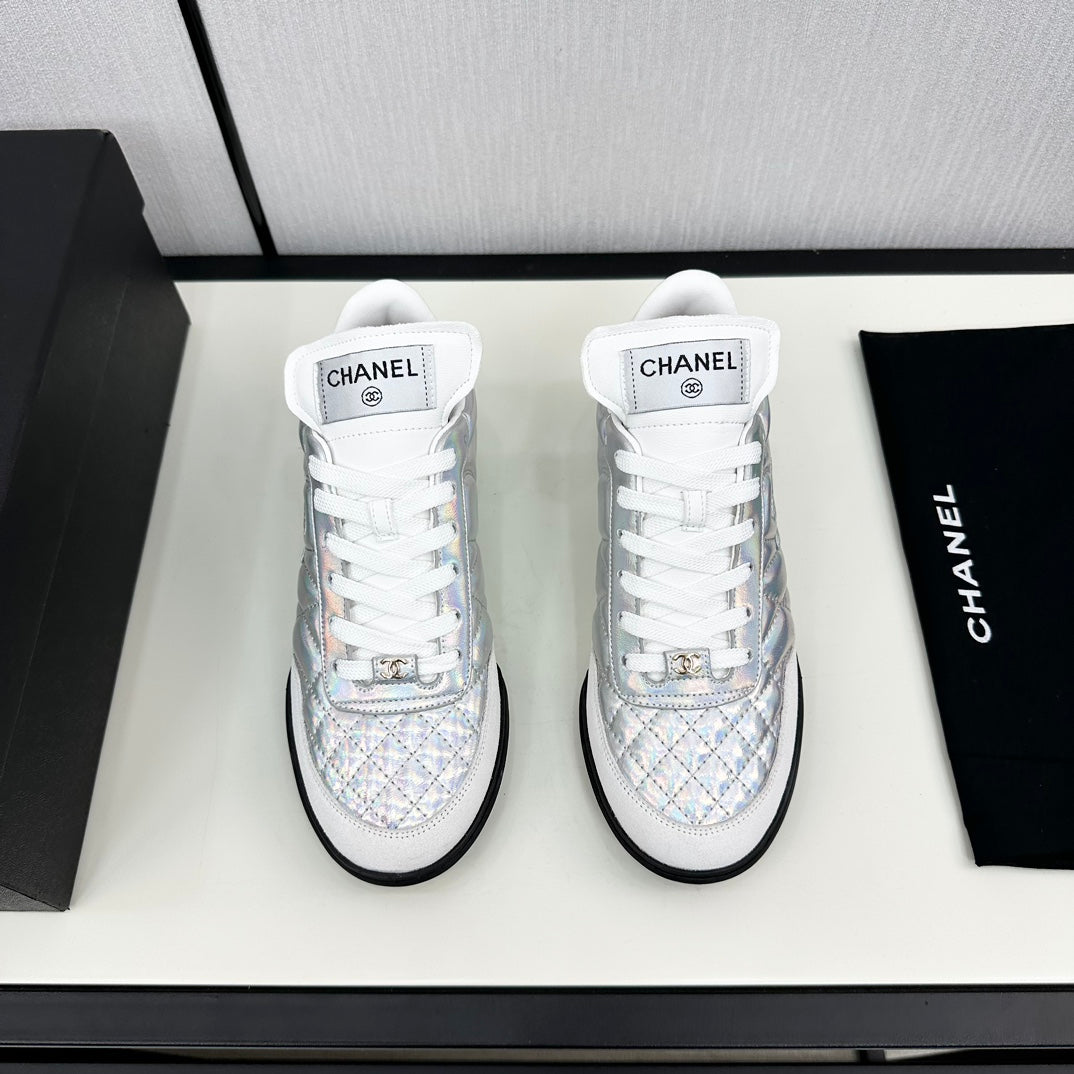 SPORTS SHOES IN GLOSSY SILVER CALFSKIN
