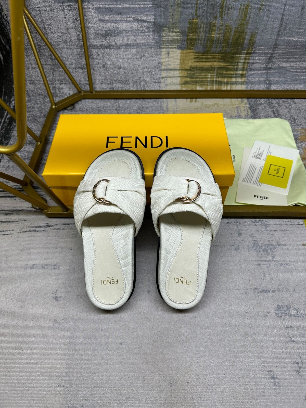 FF Feel 10 White FF jacquard Slide