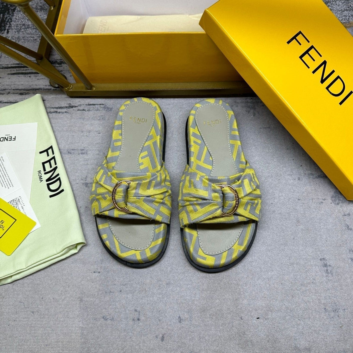 FF Feel 10 Yellow Grey FF jacquard Slide