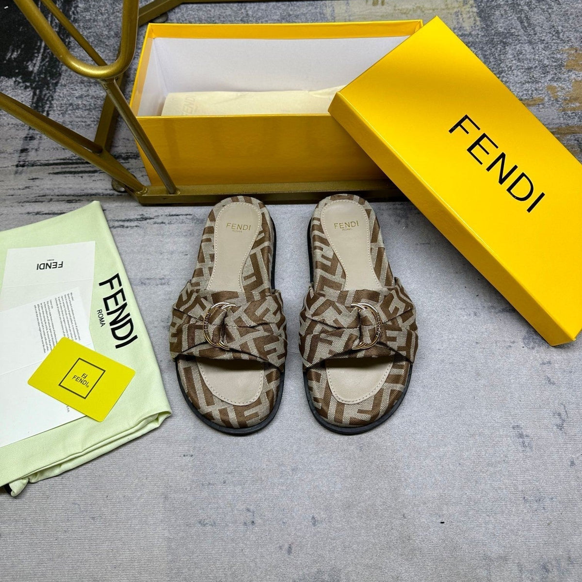 FF Feel 10 Brown Beige FF jacquard Slide