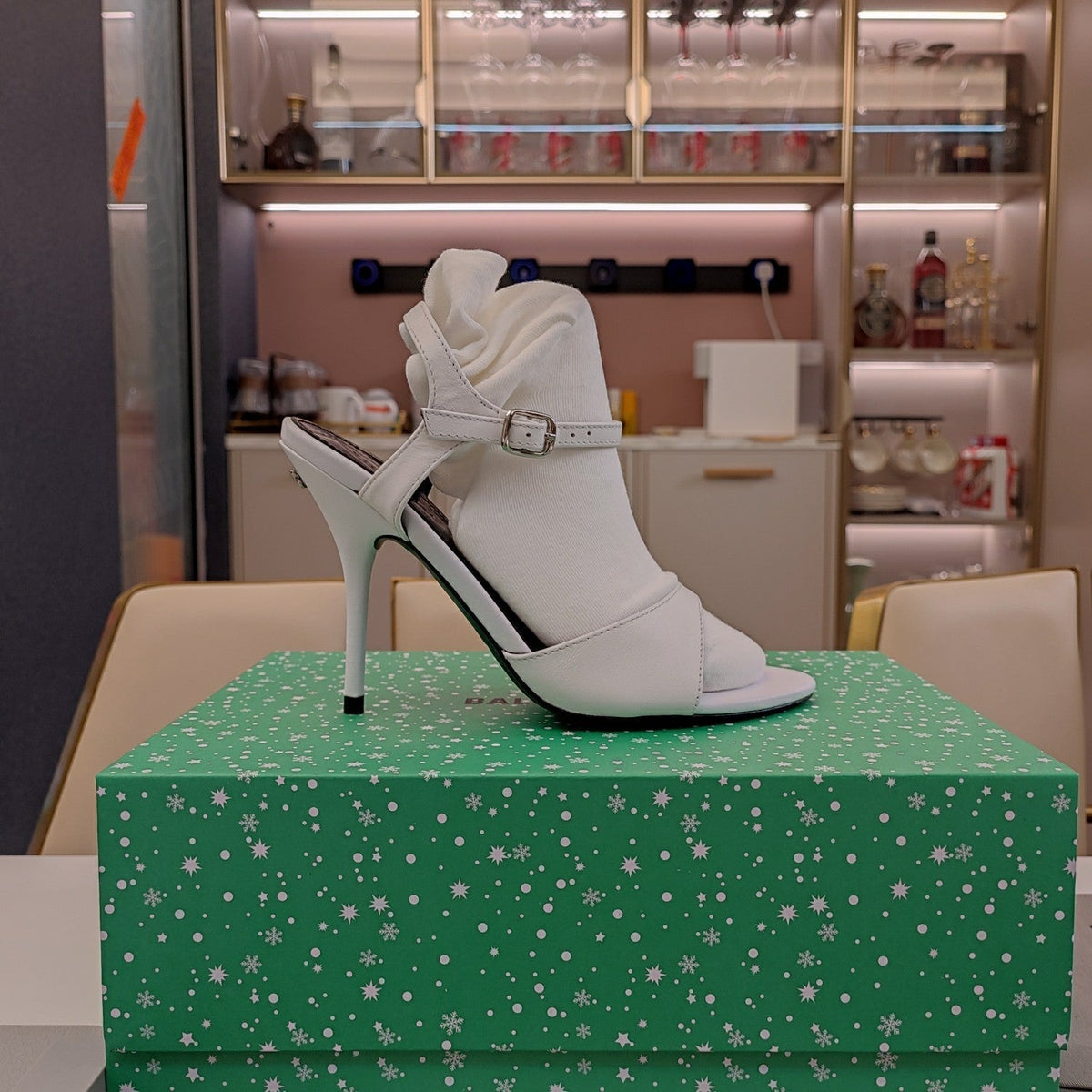 OPEN TOE STRAPPY HIGH HEEL IN WHITE CALFSKIN