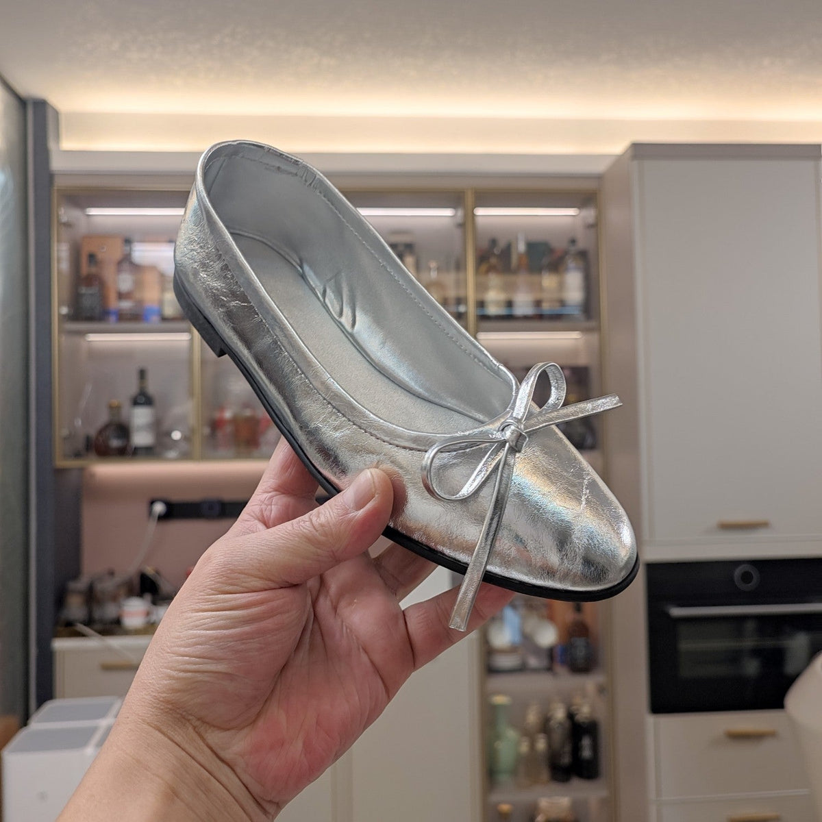 RHINESTONE BALLET FLATS WITH BOW IN SILVER WAX-OIL SHEEPSKIN