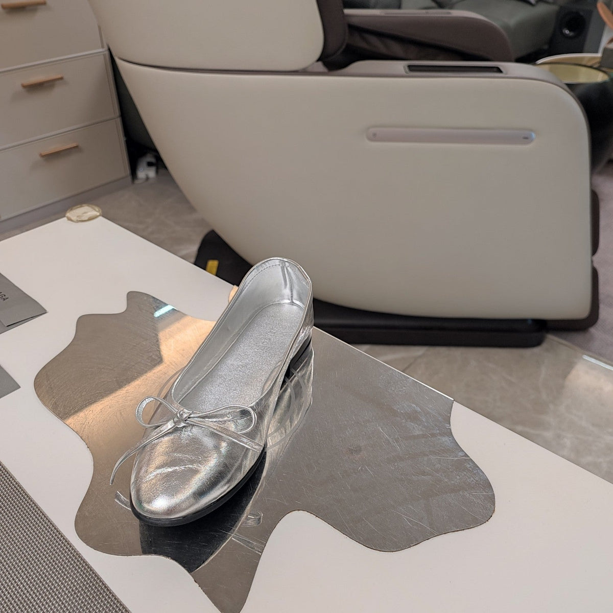 RHINESTONE BALLET FLATS WITH BOW IN SILVER WAX-OIL SHEEPSKIN