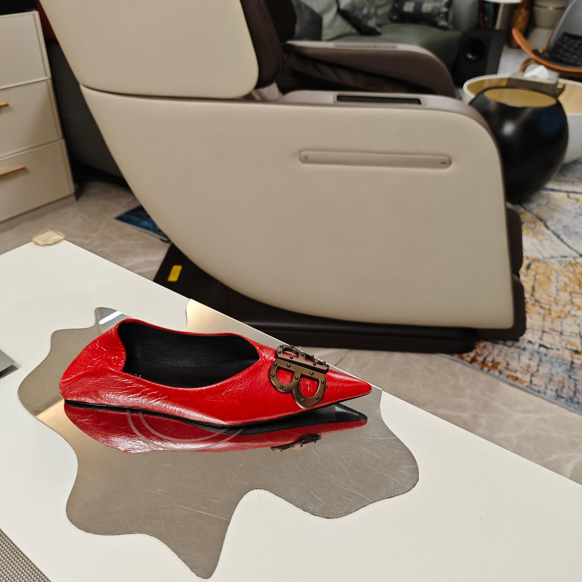 POINTED BALLET FLATS IN RED SHINY CRACKED SHEEPSKIN