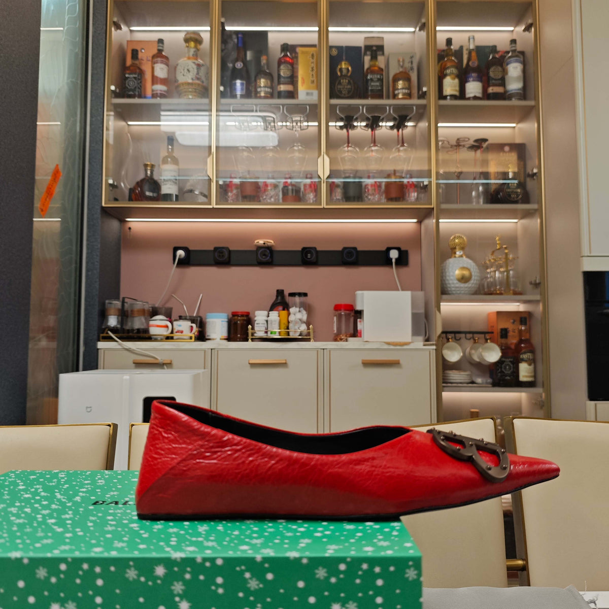 POINTED BALLET FLATS IN RED SHINY CRACKED SHEEPSKIN