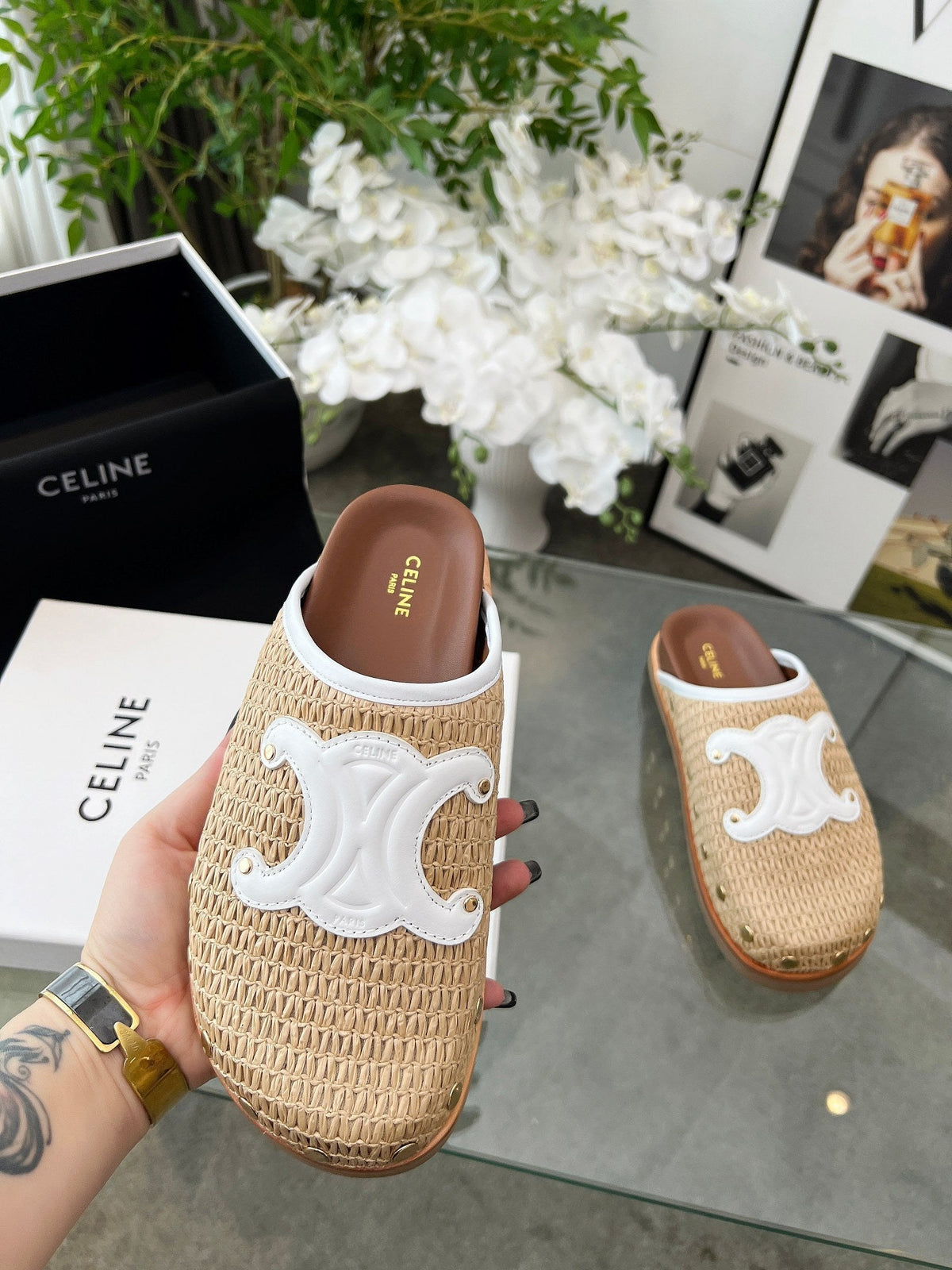 CELINE 26S TRIOMPHE MULES IN BEIGE RAFFIA AND WHITE CALFSKIN