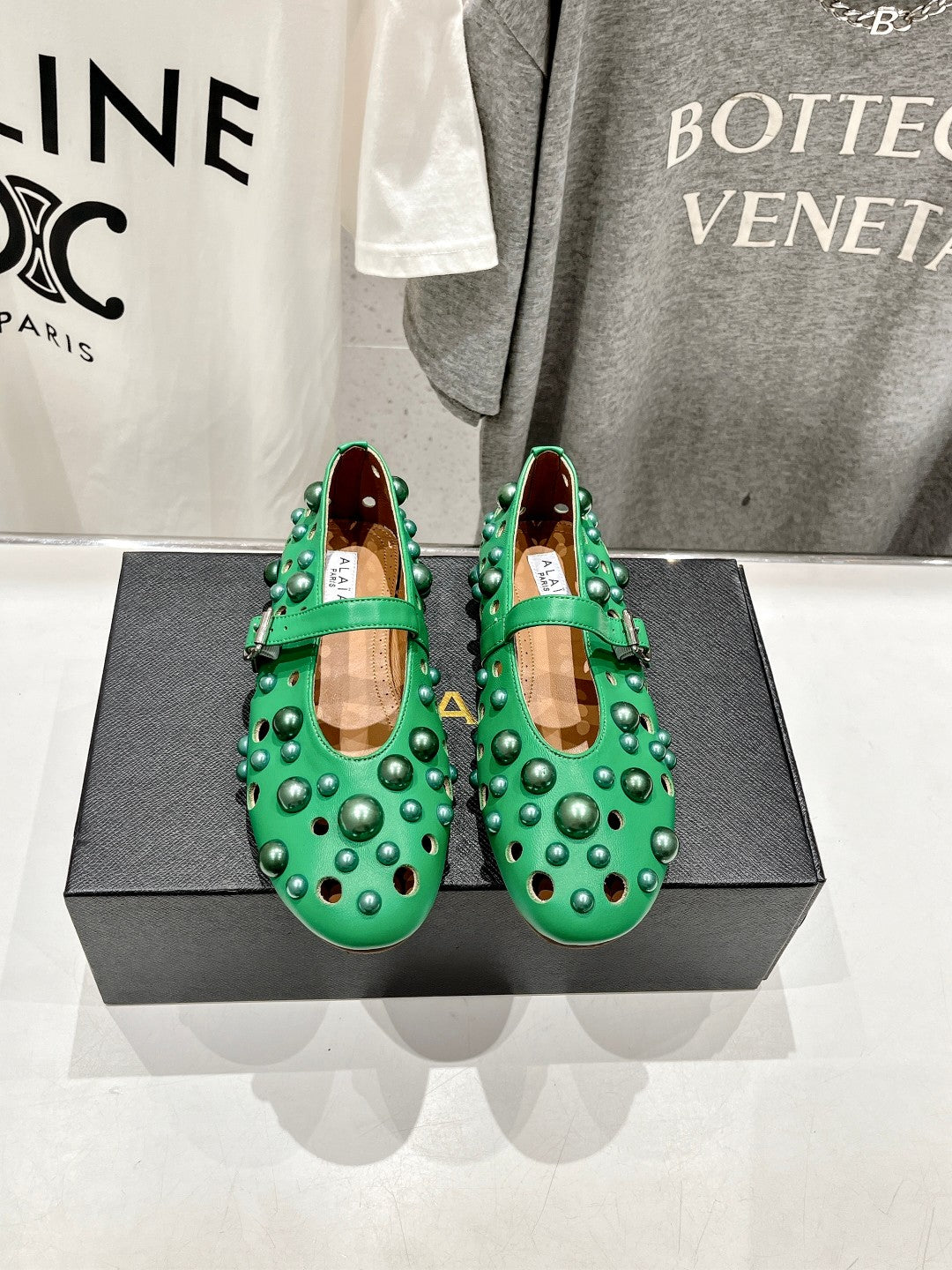 ALAIA PEARL MARY JANE SHOES IN EMERALD GREEN LAMBSKIN