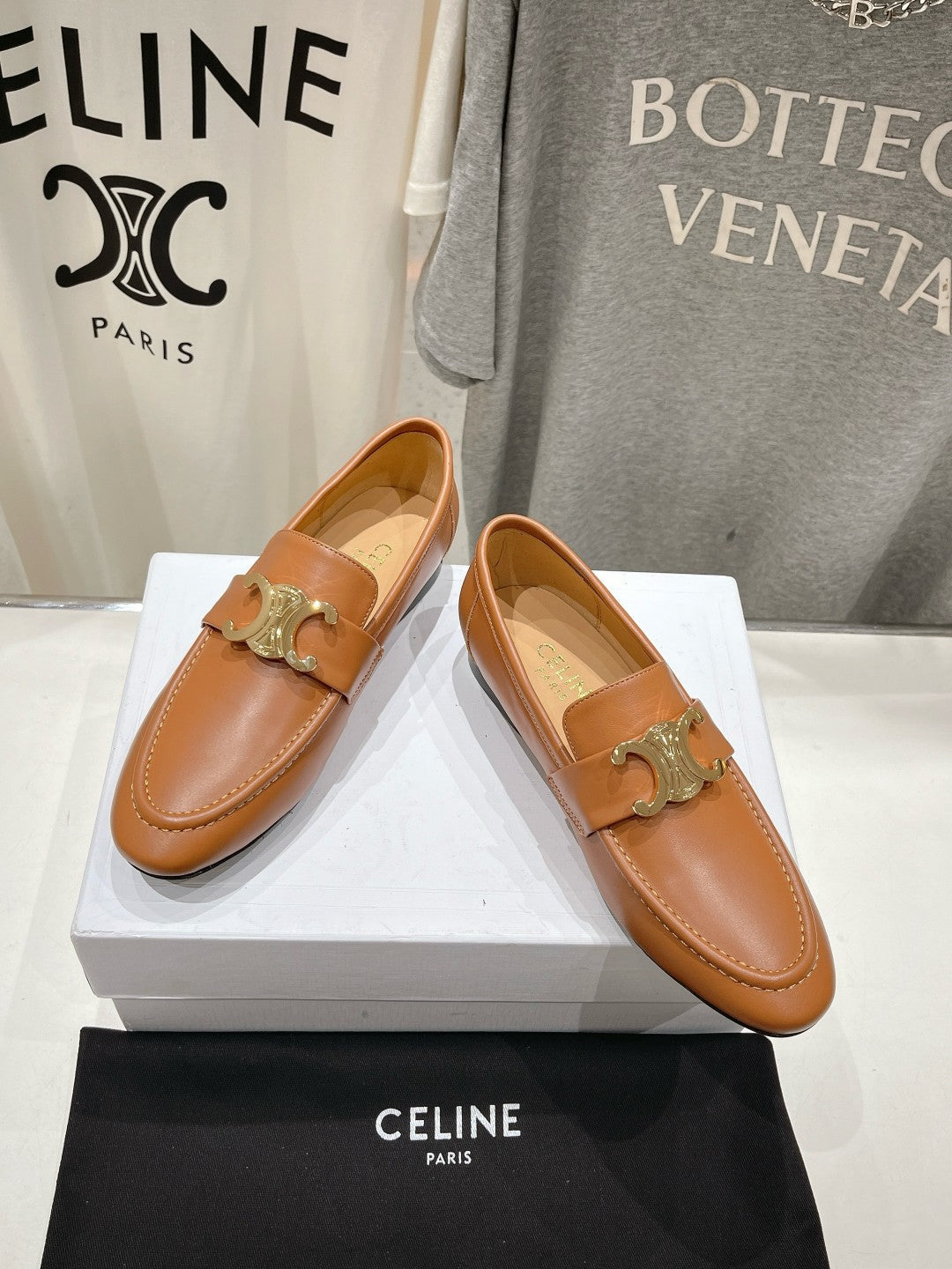 TRIOMPHE LOAFER IN BRONZE BROWN SMOOTH CALFSKIN GOLD HARDWARE