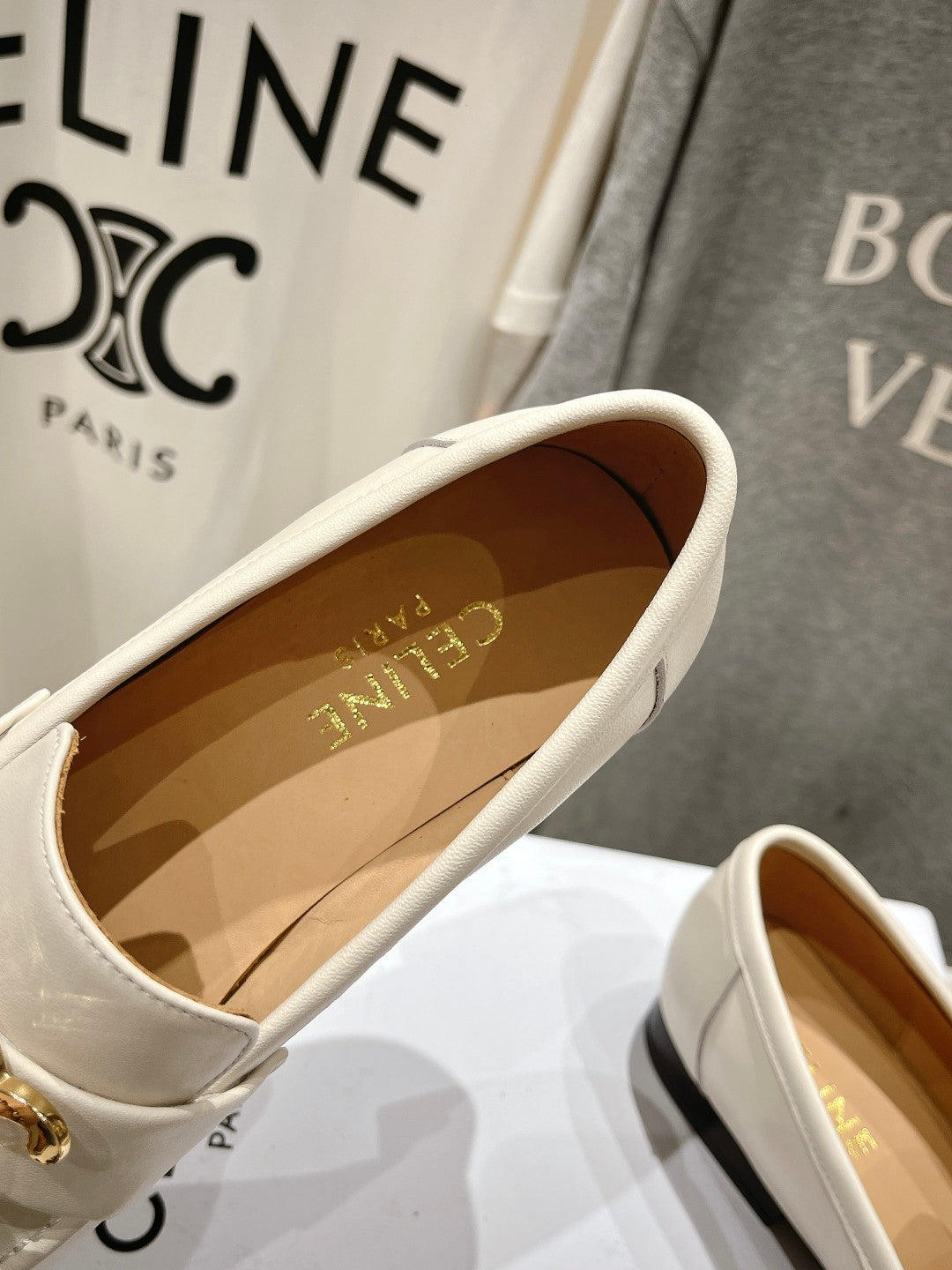 TRIOMPHE LOAFER IN WHITE SMOOTH CALFSKIN GOLD HARDWARE