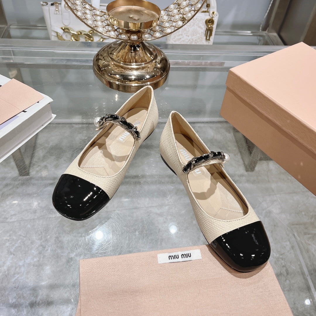 MARY JANE SANDAL CAP TOE BRIGHT CREAM SHEEPSKIN