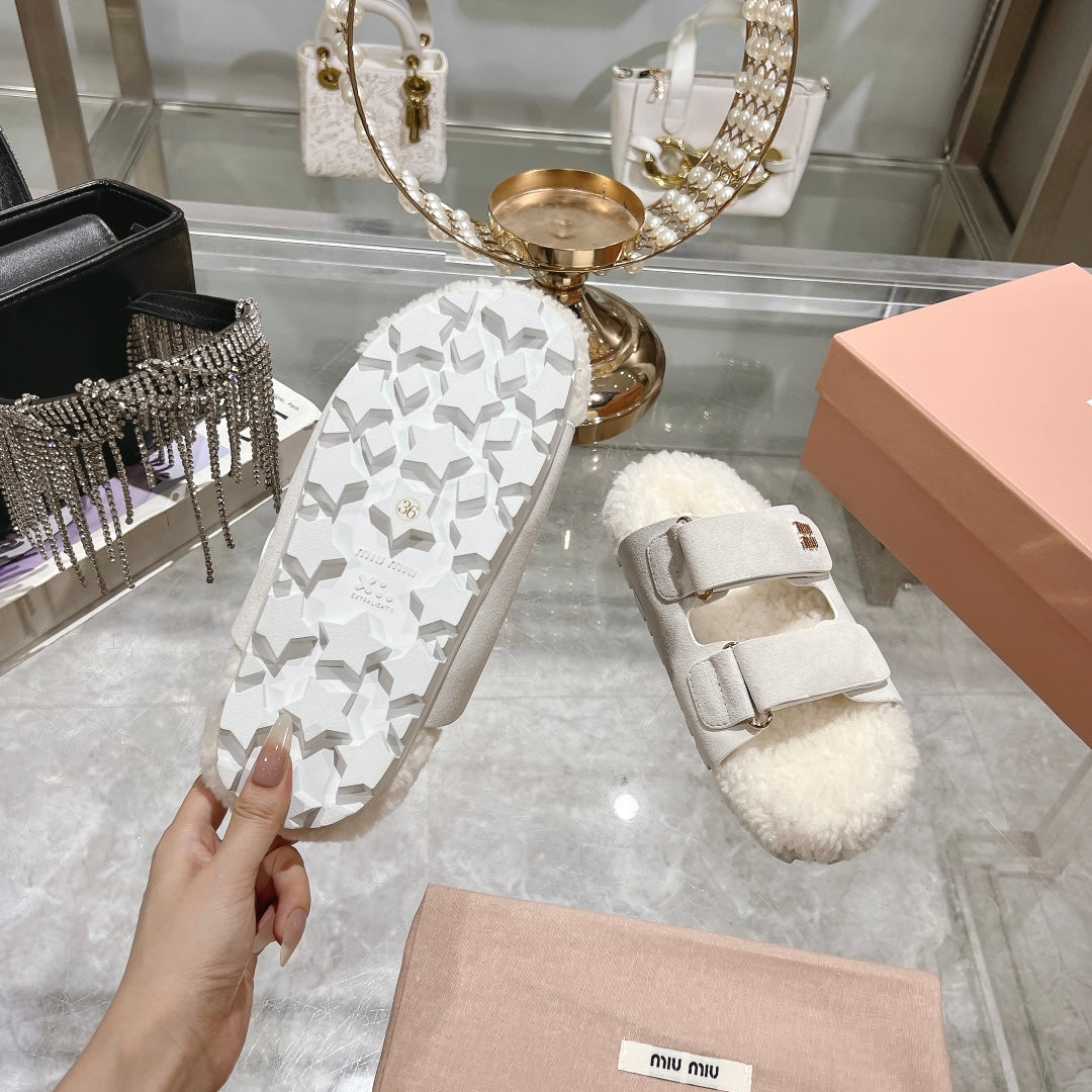 SANDAL SLIDES IN WHITE SUEDE AND SHEARLING LINING