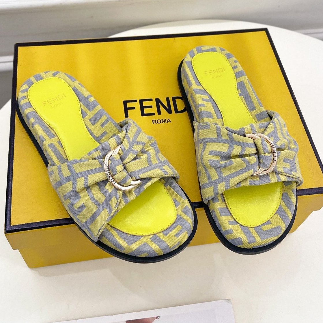 FENDI FLAT SLIPPER IN YELLOW MIX GREY MONOGRAM JACQUARD FABRIC WITH GOLD HARDWARE