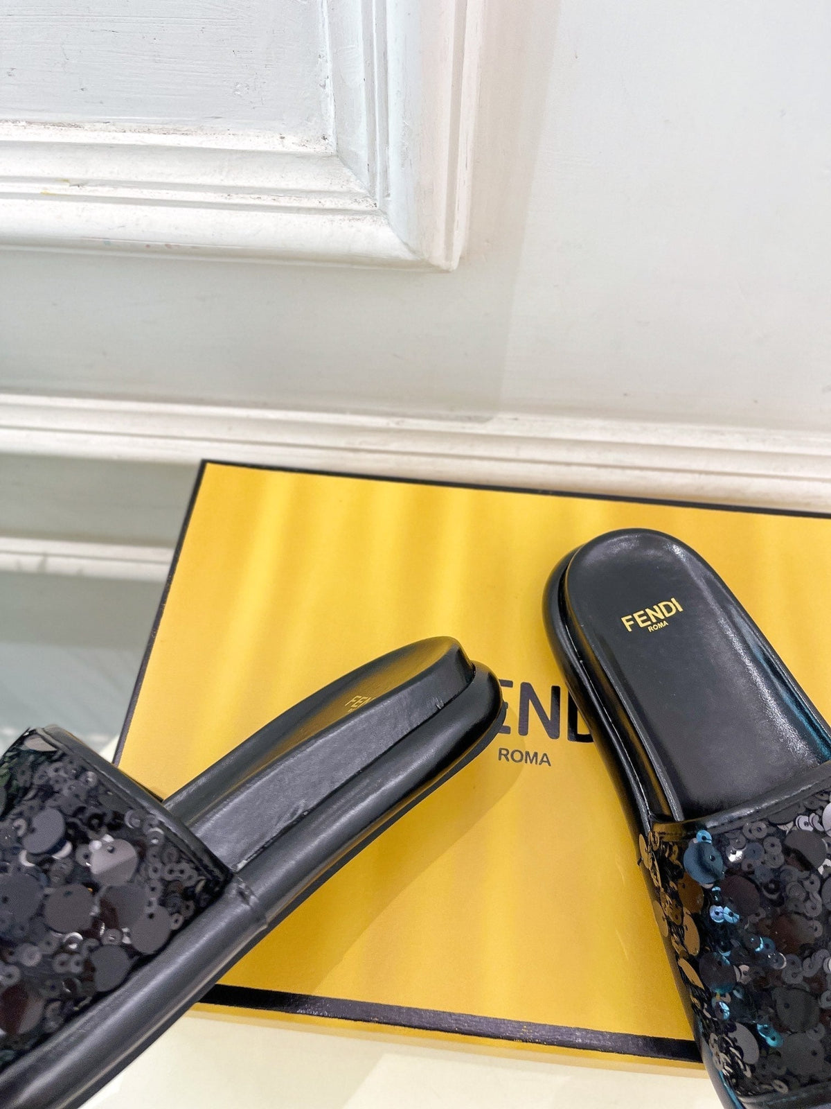 FENDI THICK SOLE 3 CM SEQUIN SLIPPER BLACK