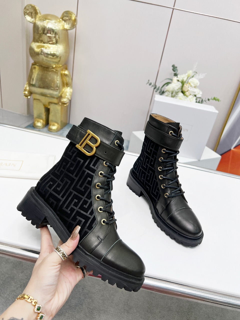 BALMAIN 26S BOOTS IN BLACK CALFSKIN AND SUEDE