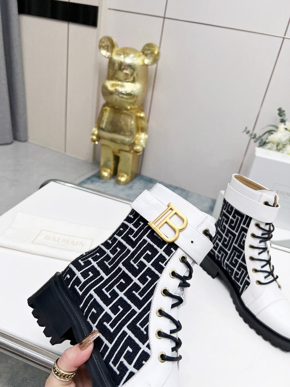 BALMAIN 26S BOOTS IN WHITE CALFSKIN AND BLACK WOOL